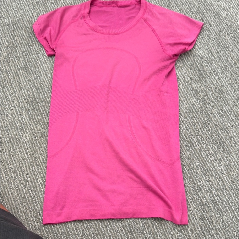 Bright Pink Lululemon T shirt